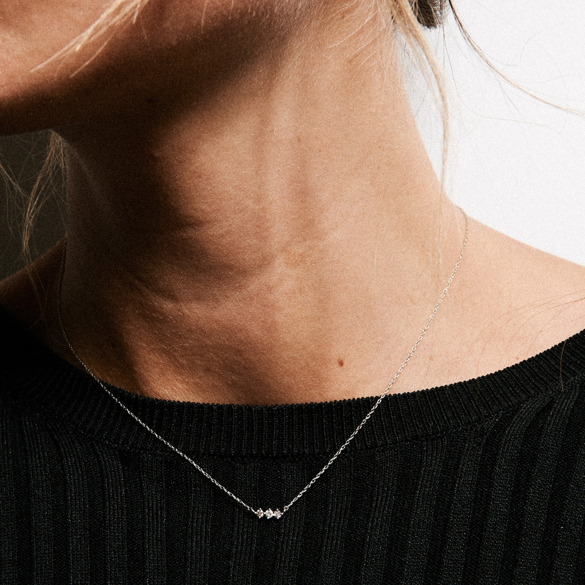 Collier Femme Or Blanc 18 Carats - 3 Diamants Naturels 0,30 Ct F/VS1 - Neuf Avec écrin