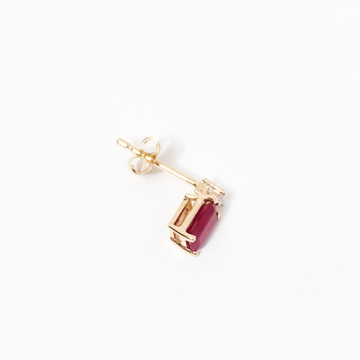 Boucles D'oreilles En Or 333 (8 Carats) Avec 14 Rubis – Style Goujon, Occasion, Fabrication Allemagne